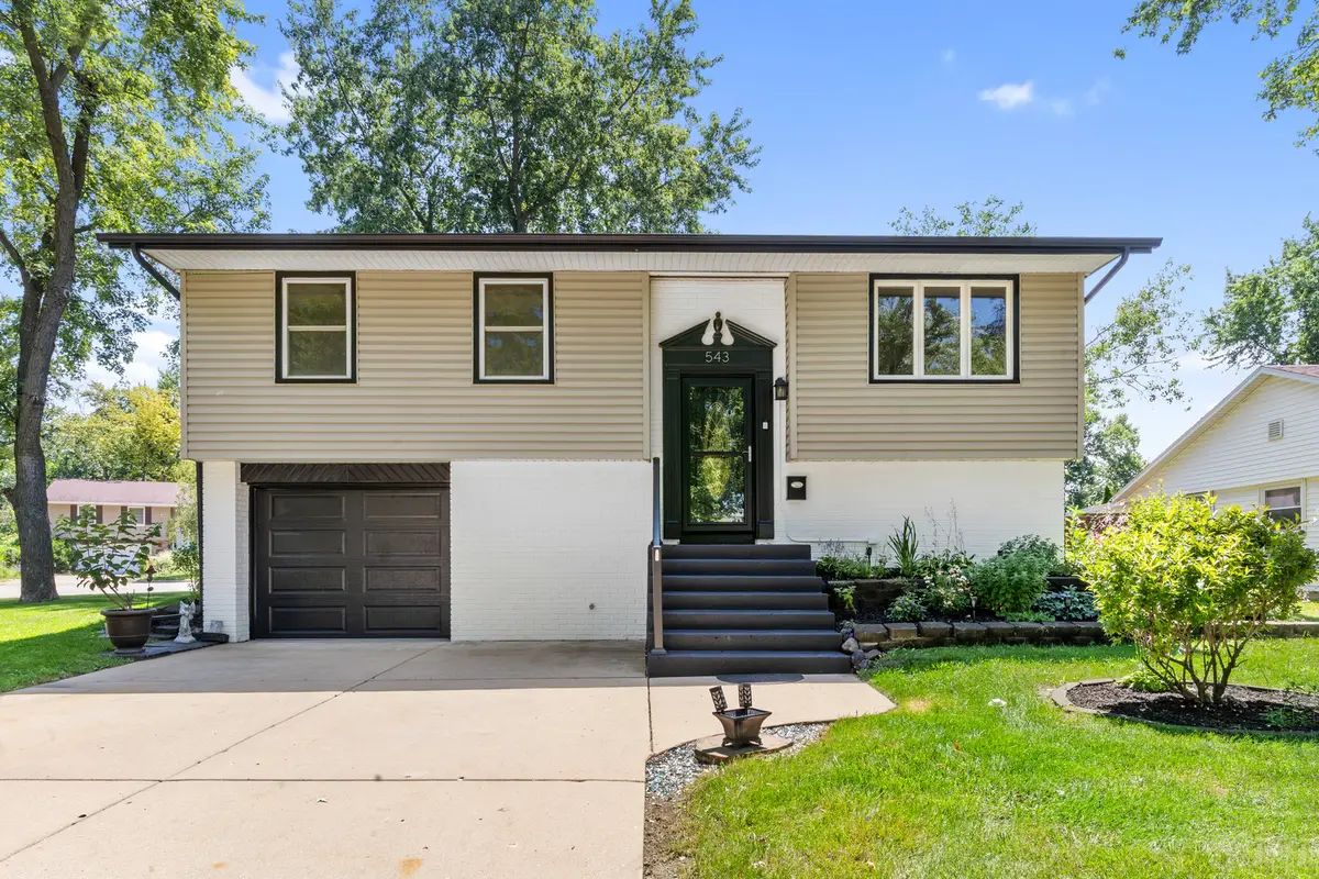 543 Ridge Circle, Streamwood, IL 60107 - #1