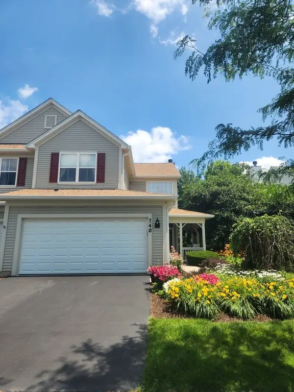 240 Grand Ridge Road, St. Charles, IL 60175