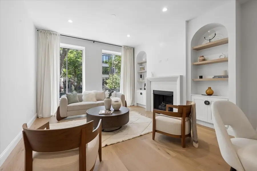 3739 N Clifton Avenue #1, Chicago, IL 60613 - #2