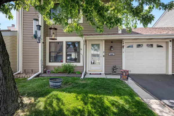 205 Robbin Drive, Romeoville, IL 60446