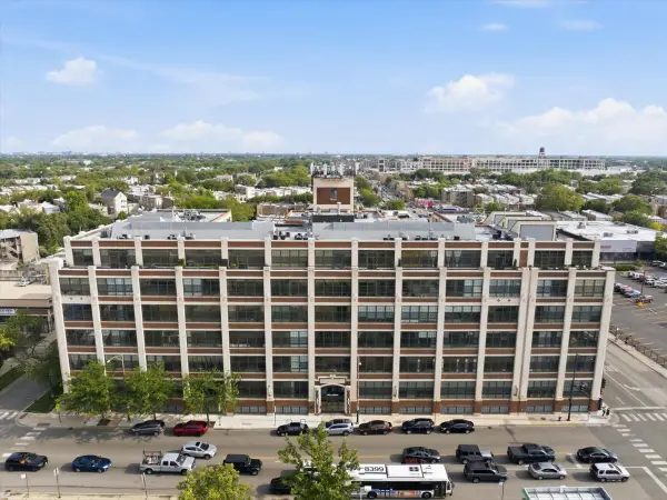 3963 W Belmont Avenue #211, Chicago, IL 60618