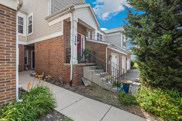 124 Andrew Taras Court #2D, Joliet, IL 60435