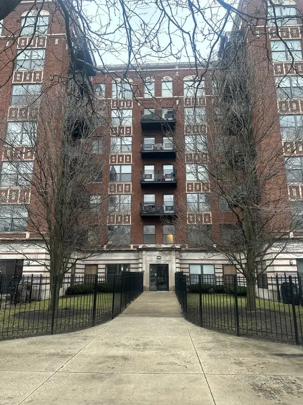 4537 S Drexel Boulevard #203, Chicago, IL 60653