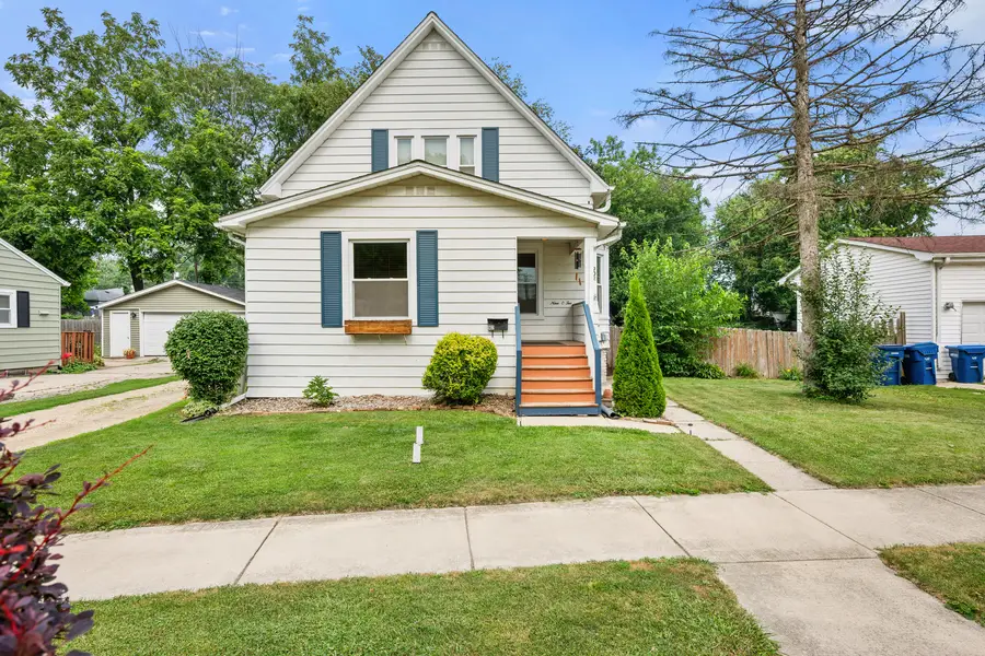 902 N 12th Street, Dekalb, IL 60115 - #2