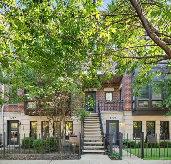 1719 W George Street, Chicago, IL 60657