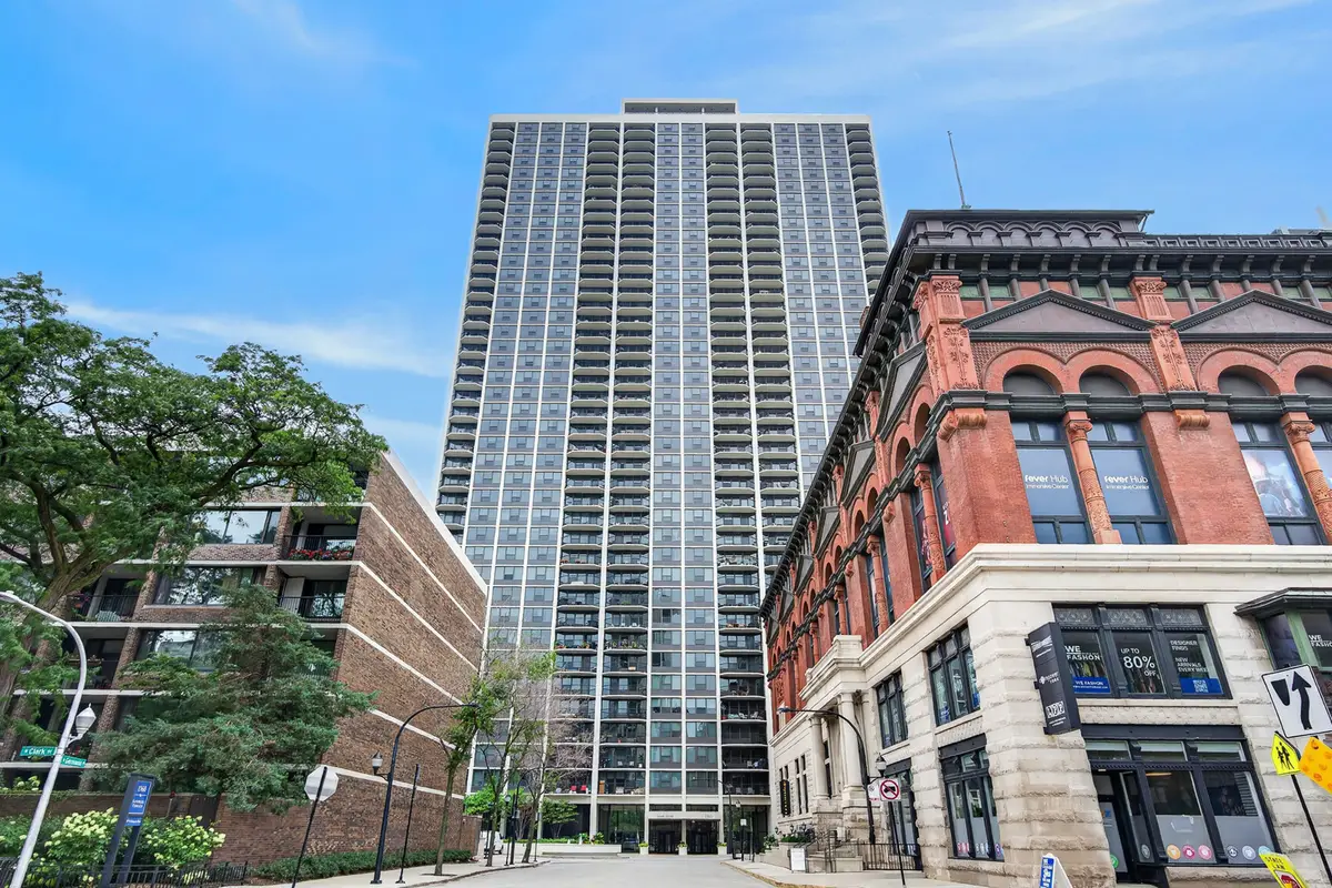 1560 N Sandburg Terrace #1905J, Chicago, IL 60610 - #1