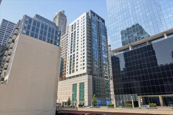 160 E Illinois Street #2104, Chicago, IL 60611