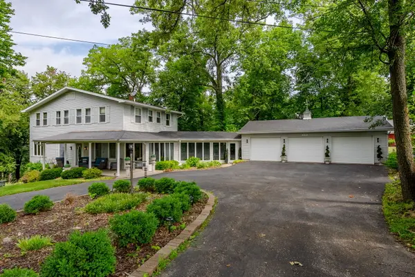 2127 17th Avenue, De Witt, IA 52742
