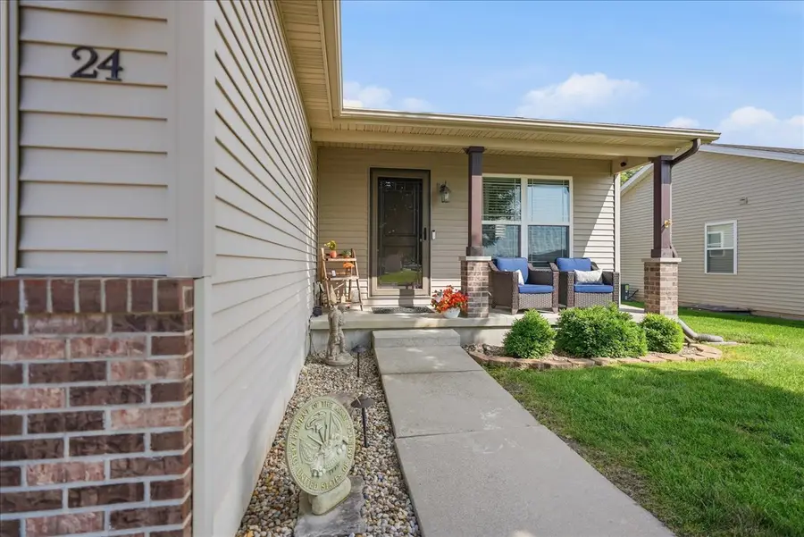 24 Winding Way, Bloomington, IL 61705 - #3