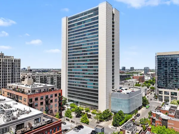 500 W Superior Street #1805, Chicago, IL 60654