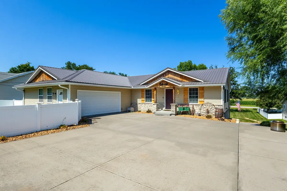 1825 Pineo Grove Lane, Princeton, IA 52768 - #1