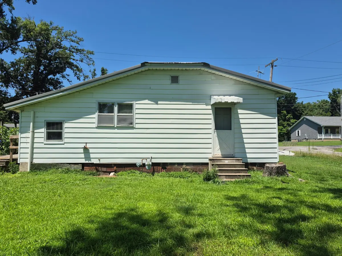 1117 Garfield Street, Eldorado, IL 62930 - #1