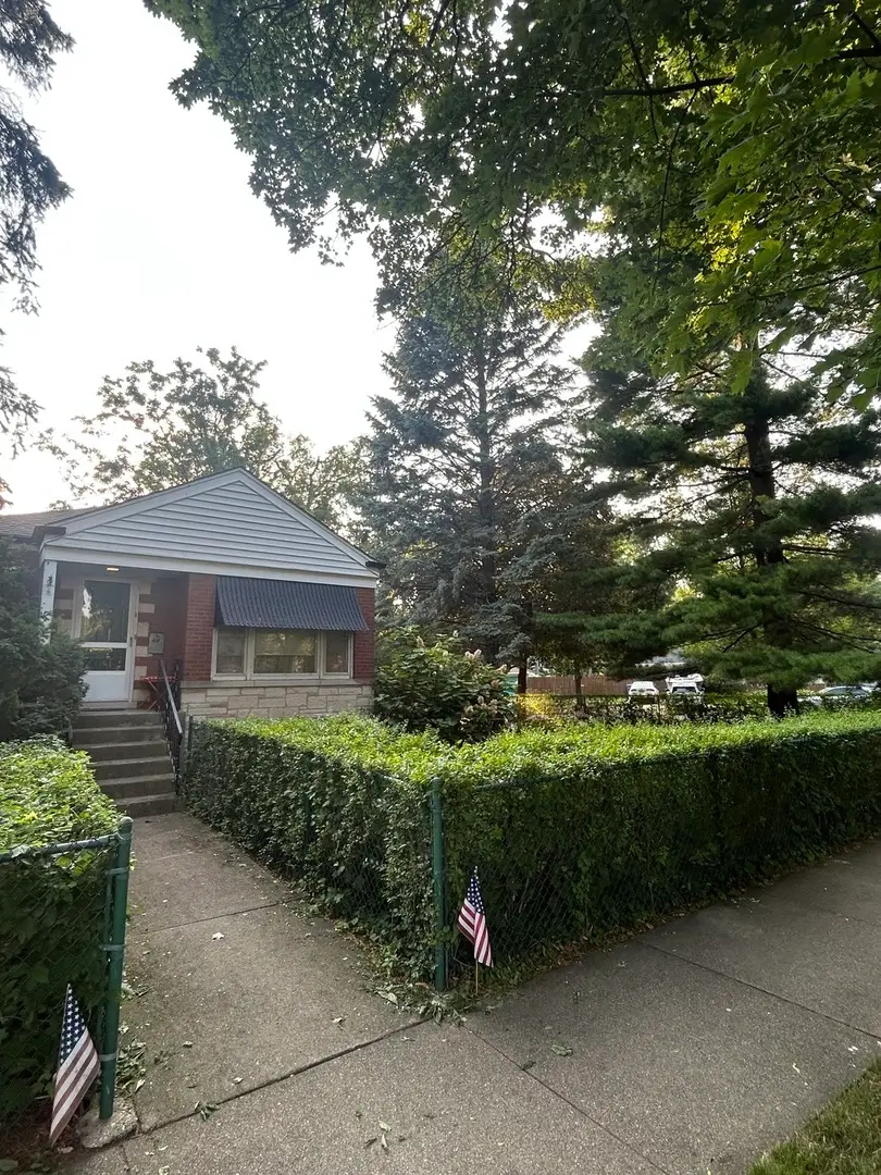 7030 N Ionia Avenue, Chicago, IL 60646 - #1