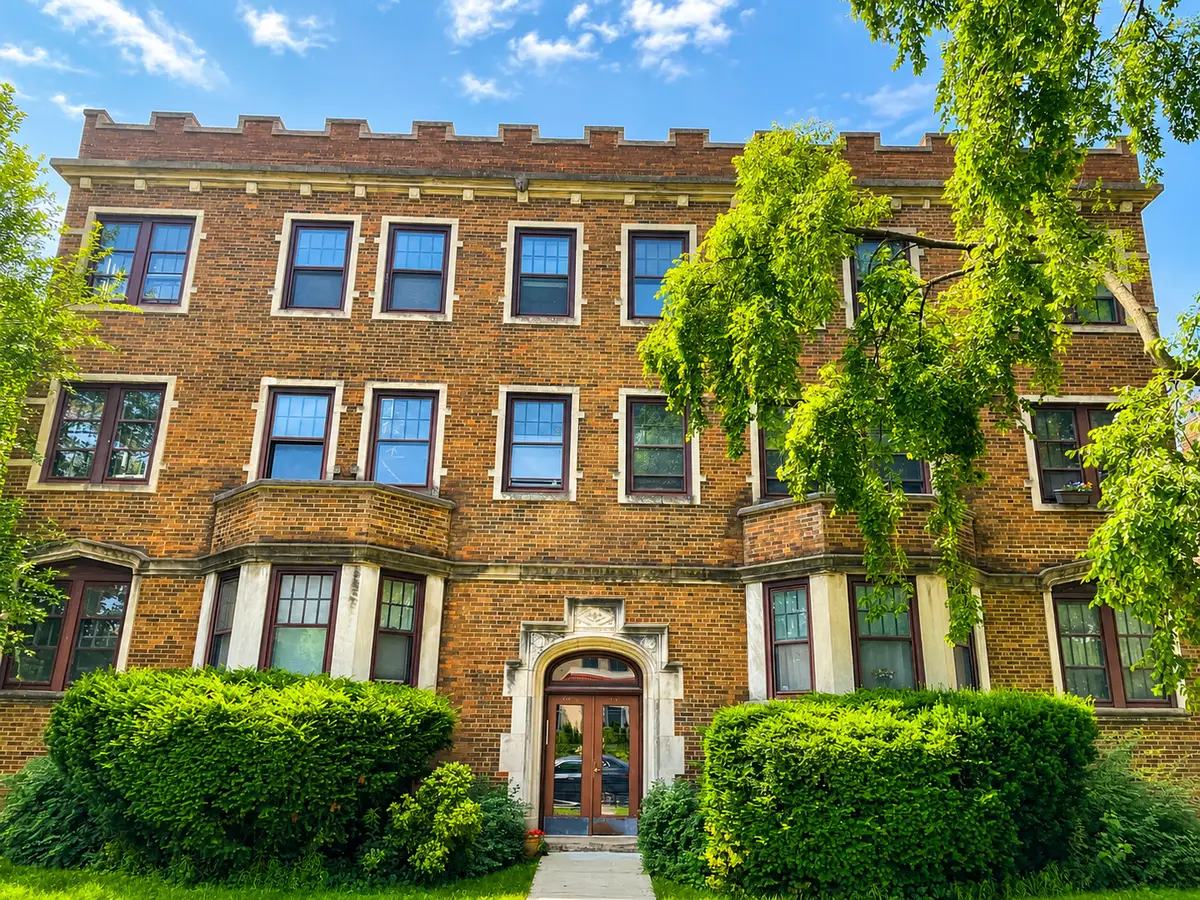 953 E Hyde Park Boulevard #3, Chicago, IL 60615 - #1