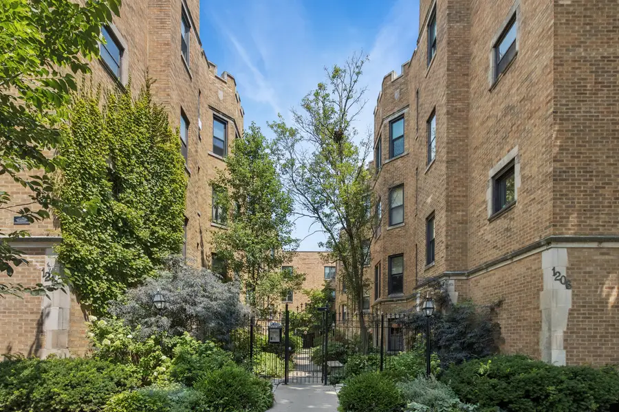 1210 W Jarvis Avenue #2N, Chicago, IL 60626 - #2