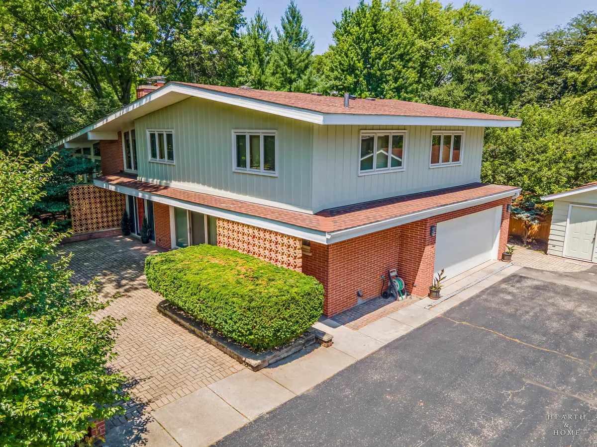 888 Country Club Road, Crystal Lake, IL 60014 - #1