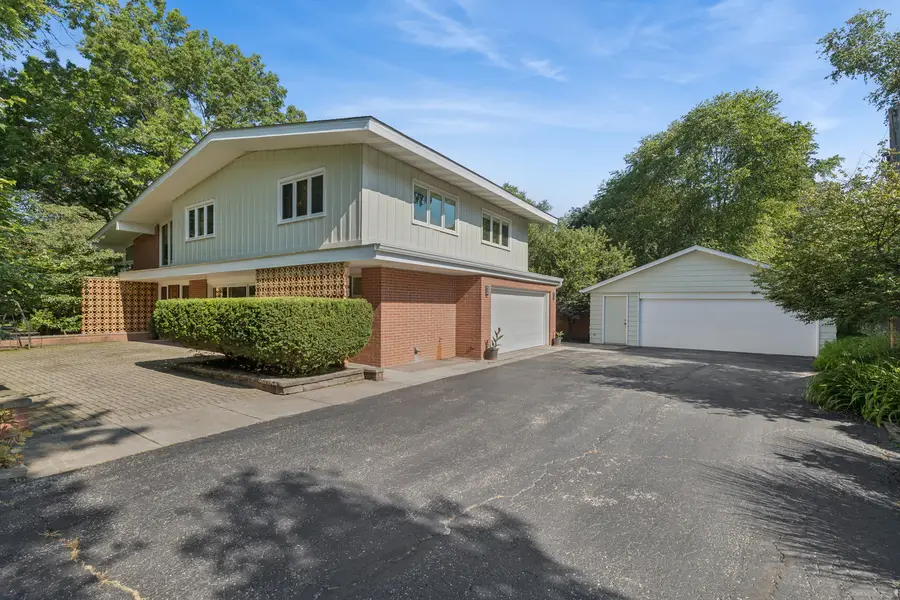 888 Country Club Road, Crystal Lake, IL 60014 - #2