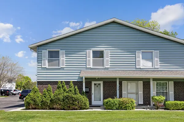 784 Leicester Road, Elk Grove Village, IL 60007
