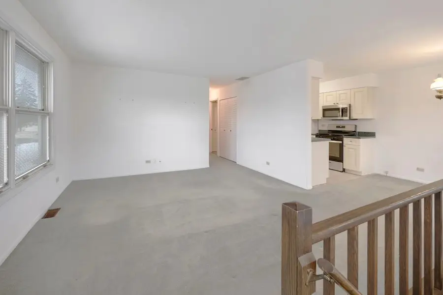 784 Leicester Road, Elk Grove Village, IL 60007 - #3