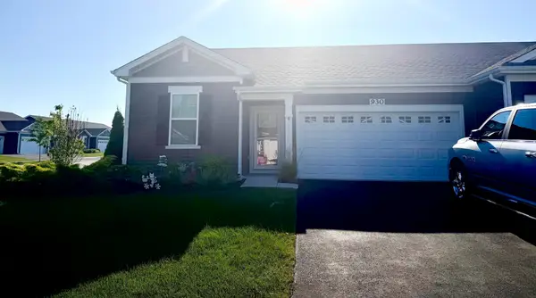930 Fitzwilliam Way, North Aurora, IL 60542