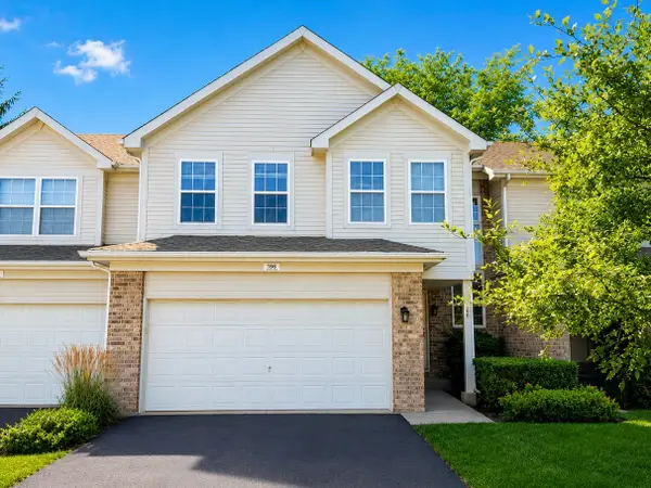 166 Avalon Court #166, Roselle, IL 60172