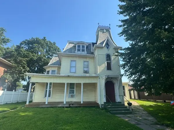 538 10th Avenue, Clinton, IA 52732