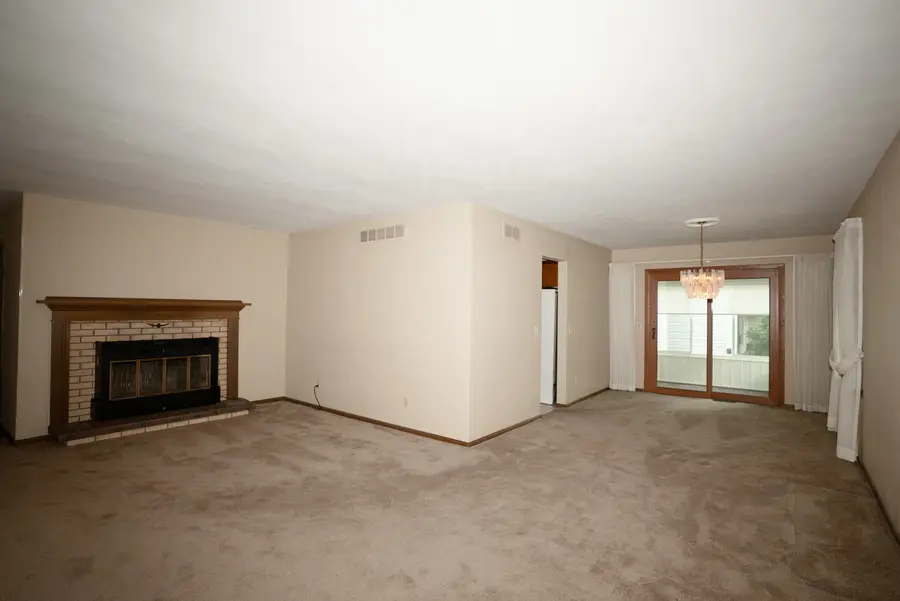 2918 30th Street, Moline, IL 61265 - #3