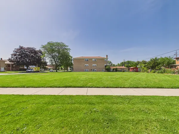 1638 N 32nd Avenue, Melrose Park, IL 60160