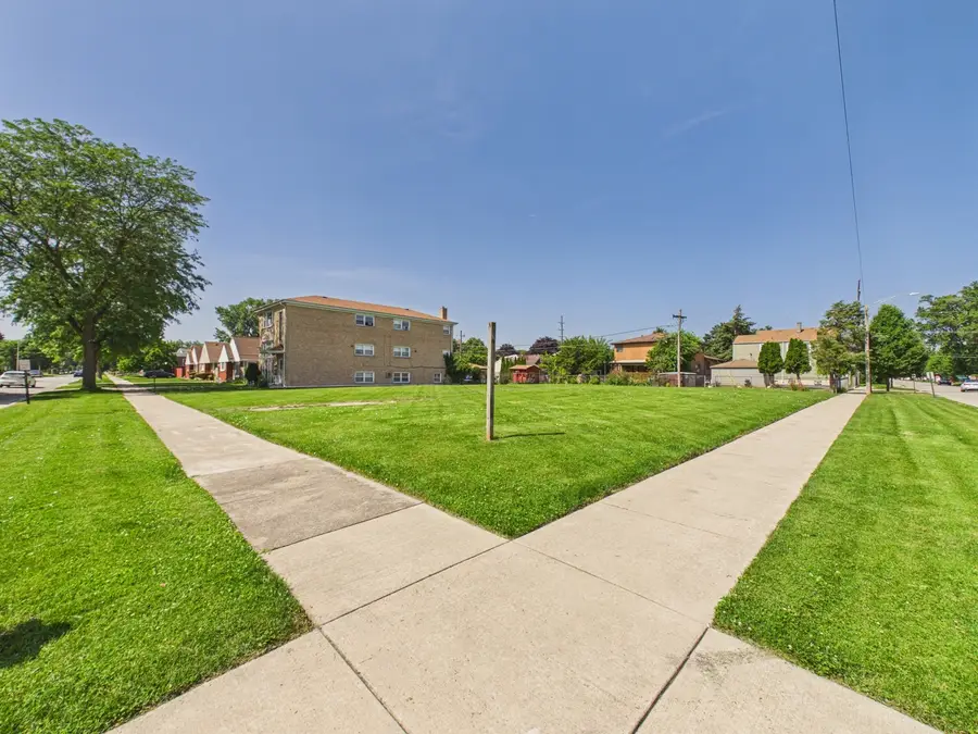 1638 N 32nd Avenue, Melrose Park, IL 60160 - #3