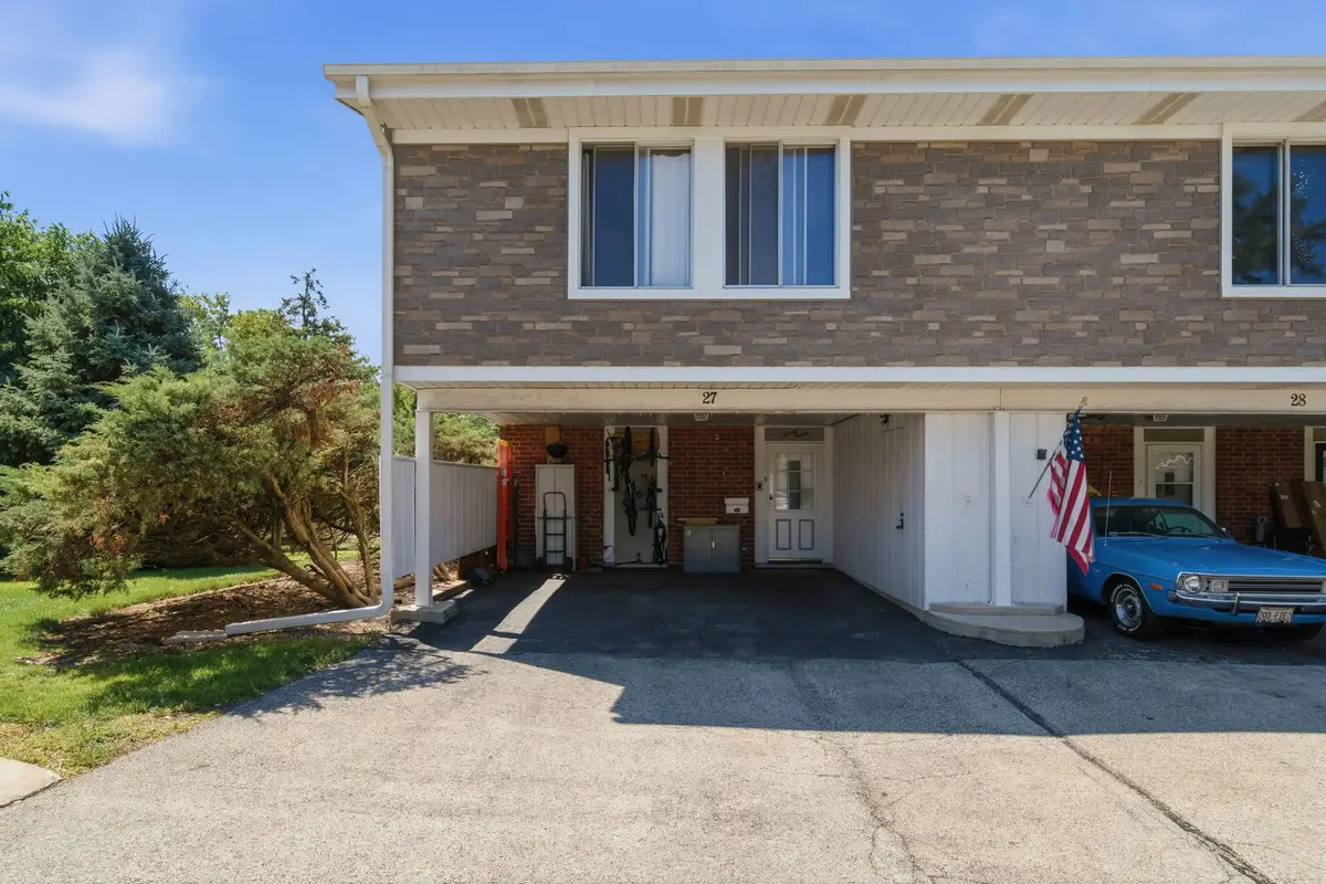 27 Cour Deauville, Palos Hills, IL 60465 - #1