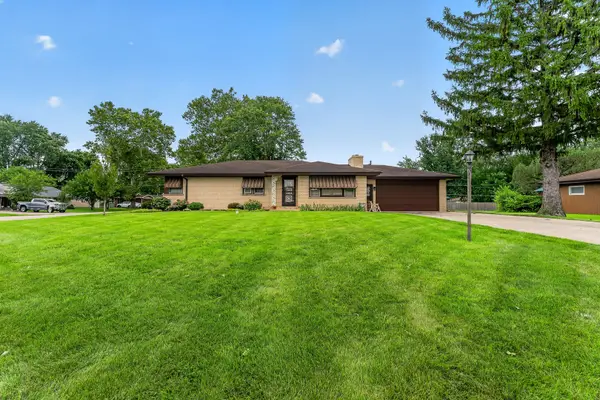 3300 Pinecrest Drive, Joliet, IL 60435-8725