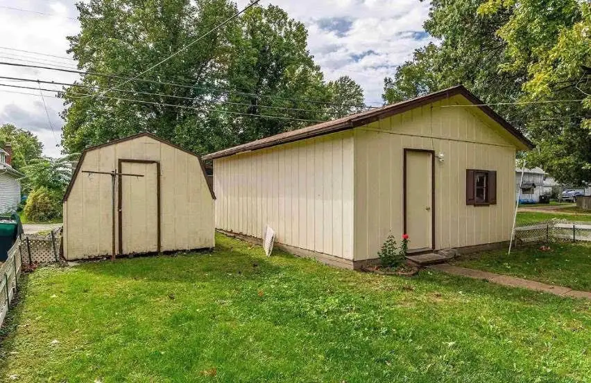 905 Decatur Street, Lincoln, IL 62656 - #3