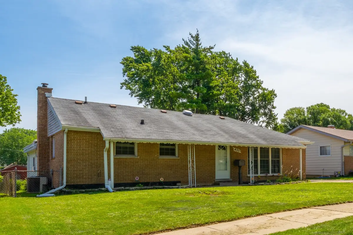 425 S Clarendon Avenue, Addison, IL 60101 - #1