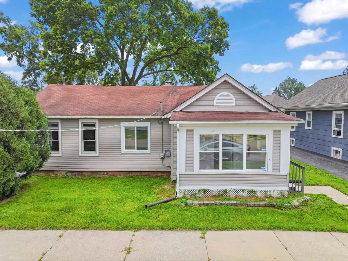 523 Batavia Avenue, Aurora, IL 60506 - #1