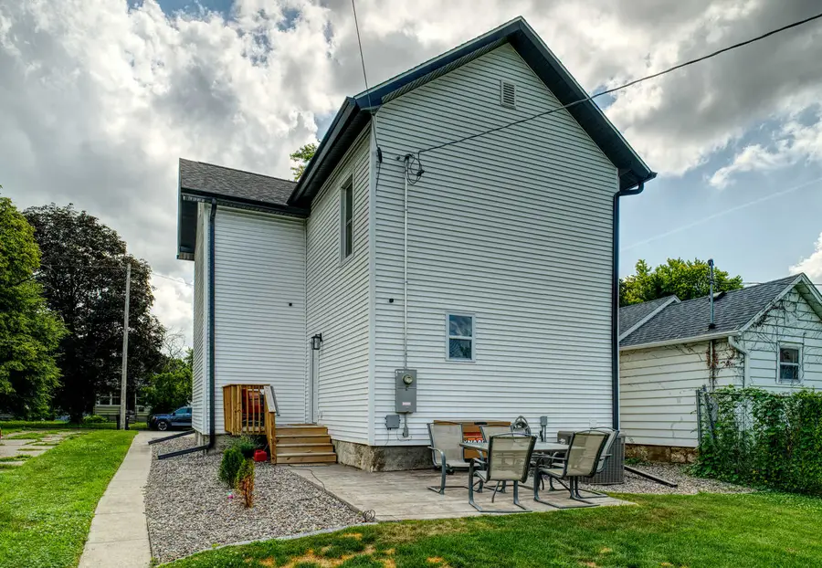 148 Fayette Street, Clinton, IA 52732 - #3
