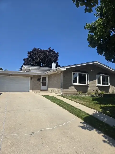 7928 Arcadia Street, Morton Grove, IL 60053