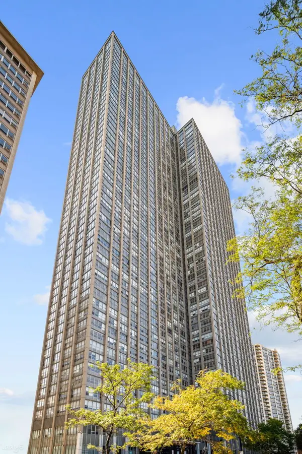 655 W Irving Park Road #4011, Chicago, IL 60613