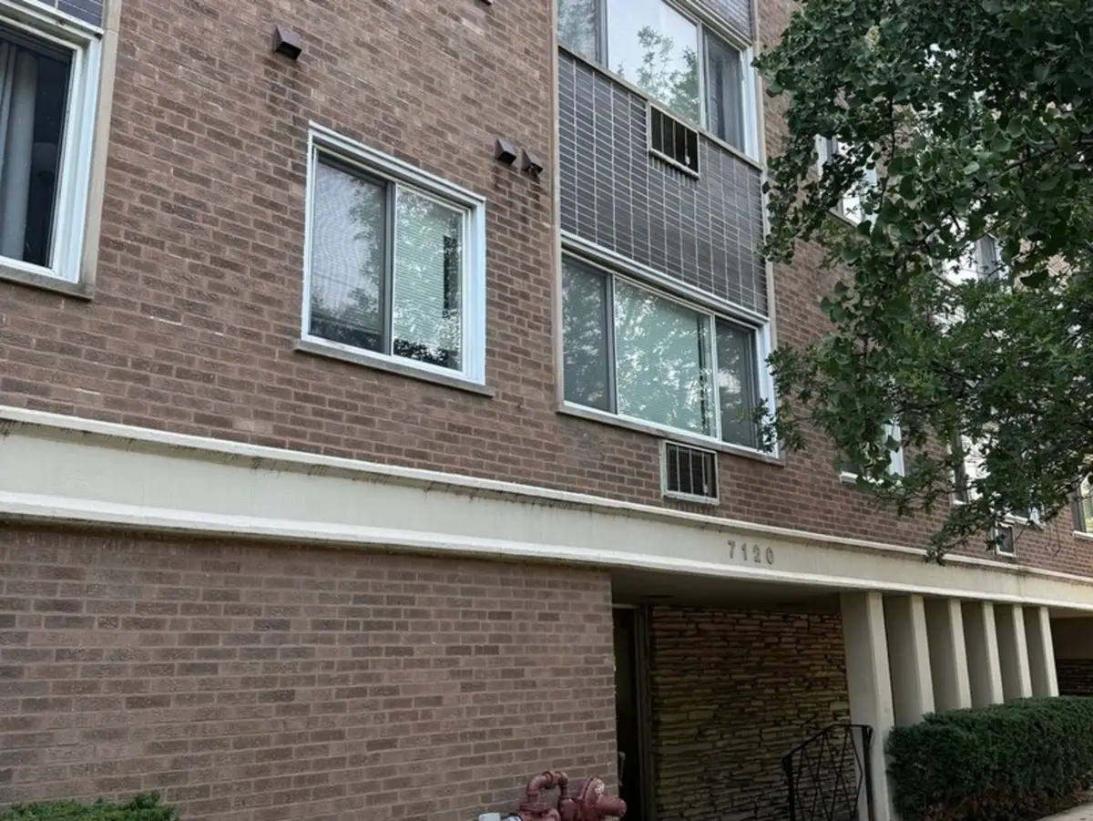 7120 N Sheridan Road #411, Chicago, IL 60626 - #1