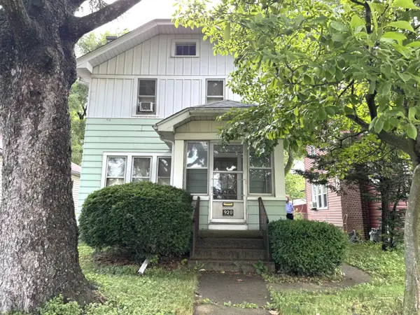920 N Jackson Street, Waukegan, IL 60085