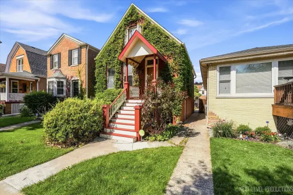 1137 S East Avenue, Oak Park, IL 60304