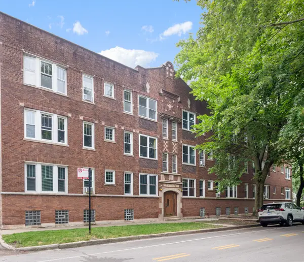 1469 W Berteau Avenue #303, Chicago, IL 60613