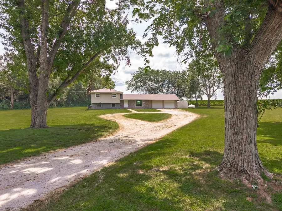 15795 E 2550 North Road, Hudson, IL 61748 - #2