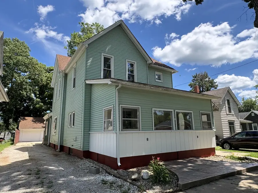 804 N Jackson Street, Clinton, IL 61727 - #2