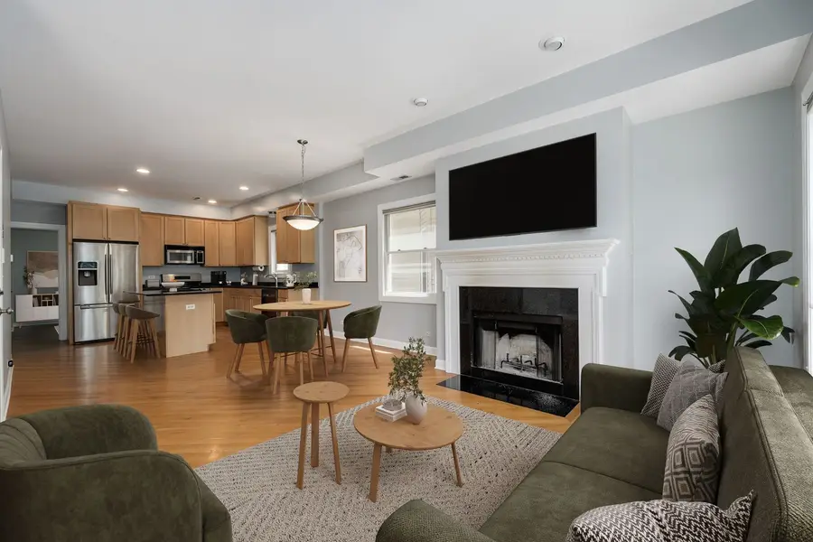 3759 N Ashland Avenue #2, Chicago, IL 60613 - #2