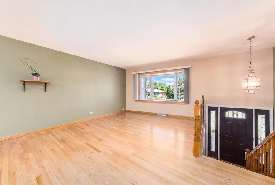255 Leahy Circle S, Des Plaines, IL 60016 - #3