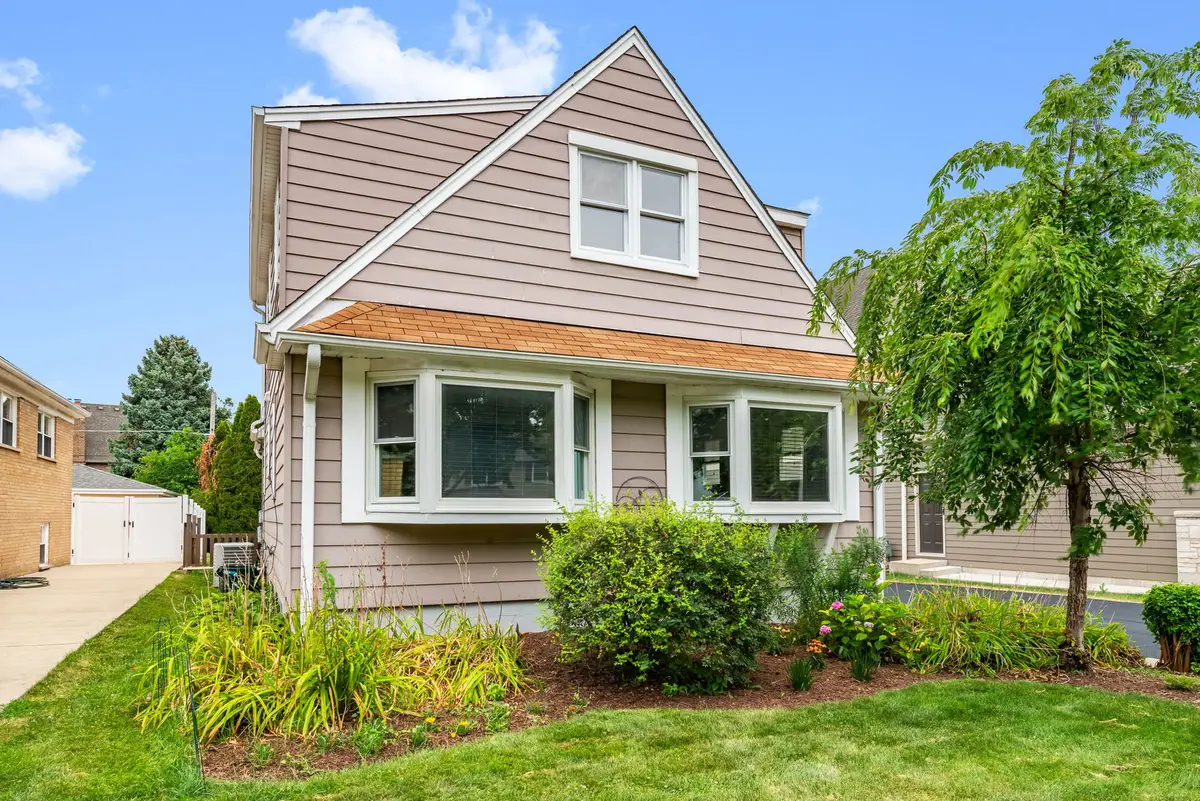 537 N Walnut Street, Elmhurst, IL 60126 - #1