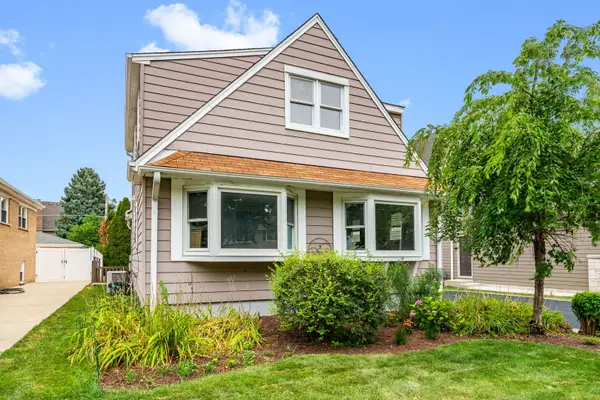 537 N Walnut Street, Elmhurst, IL 60126