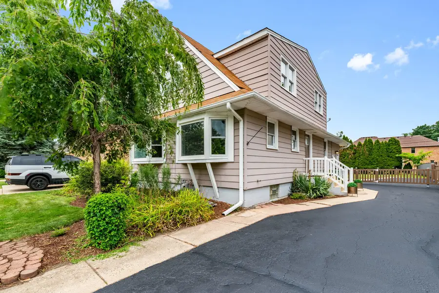 537 N Walnut Street, Elmhurst, IL 60126 - #2