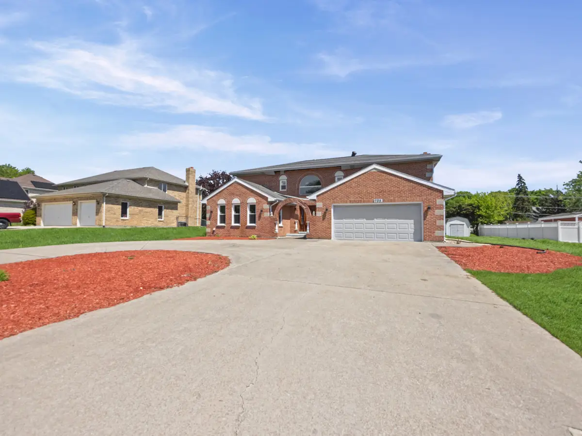 725 N 8th Avenue, Addison, IL 60101 - #1