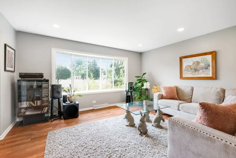 3504 Illinois Road, Wilmette, IL 60091 - #3